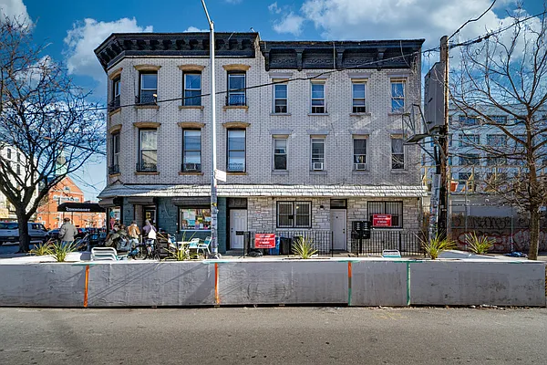 Rented by Worth Property Group | media 21