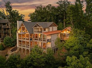 540 Overlook Dr, Blue Ridge, GA 30513