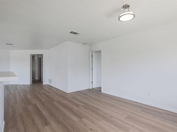2nd image of 211 Phillips St