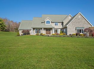59 Pondhills Ct, Pleasant Valley, NY 12569