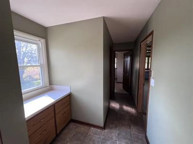 3 bed, 2.0 bath, 1780 sqft, $1,795 — Photo 2