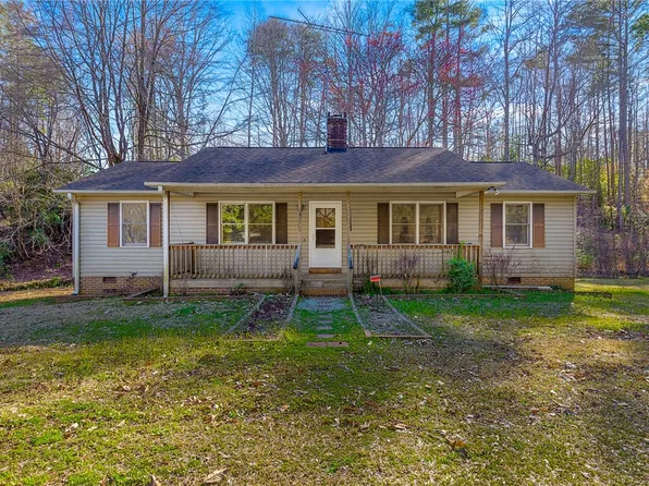 609 Massingill Memorial Dr, Pickens, SC 29671