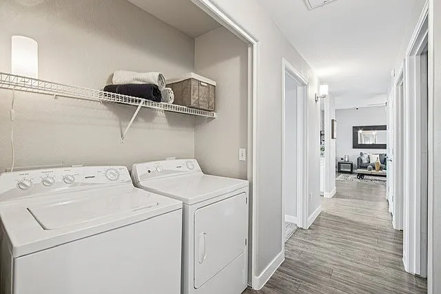 The Cove Apartments — Photo 22