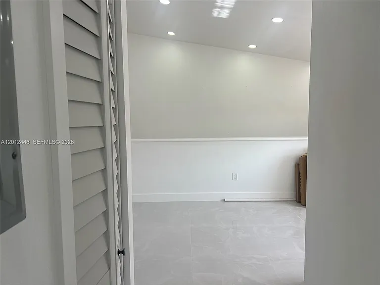 2425 W 76th St #207 — Photo 16