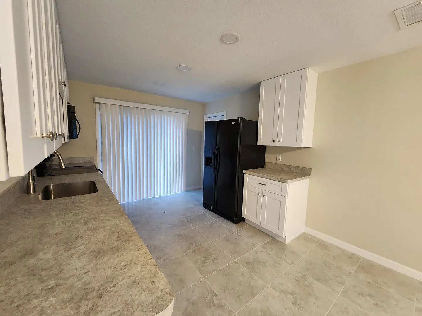 Cozy Duplex in the Beautiful Buckingham Area — Photo 4