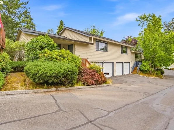 371 NE Village Squire Ave Unit 25, Gresham, OR 97030