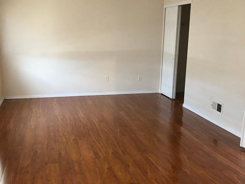 1st image of 26 Northfield Ave