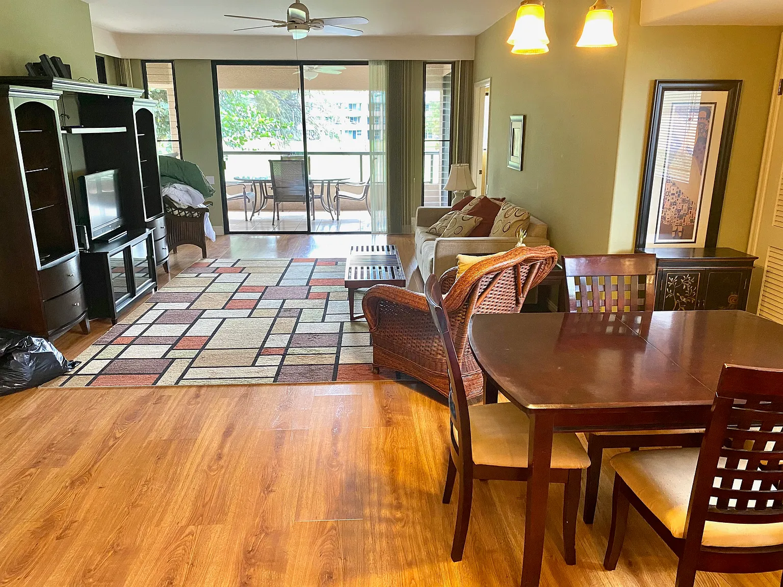 2 bed, 2.5 bath, 1277 sqft, $3,000 — Photo 2