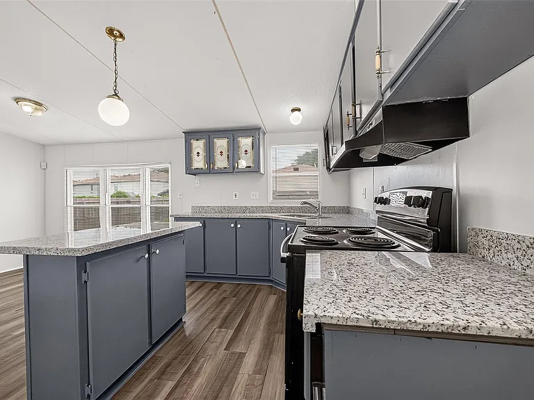 20306 Mountaindale Dr — Photo 15