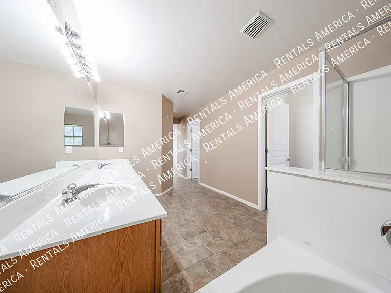 4563 E Oxford Ln — Photo 44