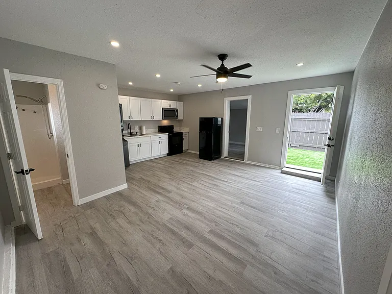 1695 Logan Ave #2 — Photo 13