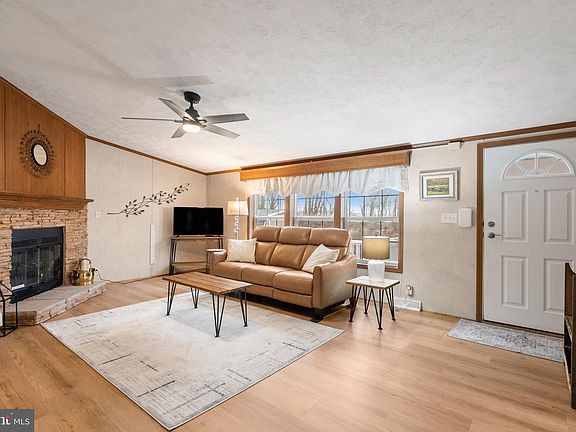 3rd image of 47 Janis Rd