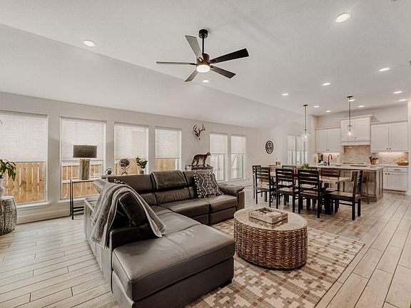 4th image of 369 Prickly Poppy Loop