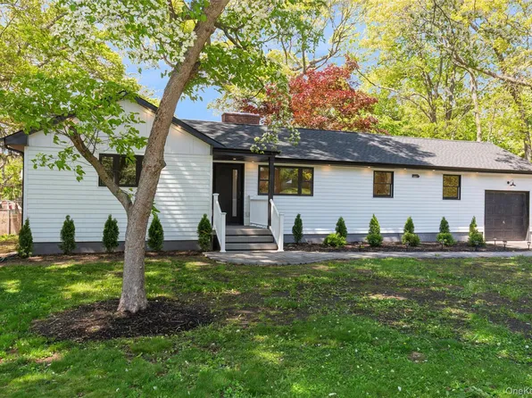 7 Magnolia Lane, Miller Place, NY 11764