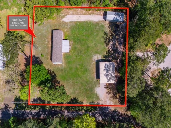 275 Bryan St, Zavalla, TX 75980