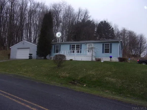 106 Roytown St, Somerset, PA 15501