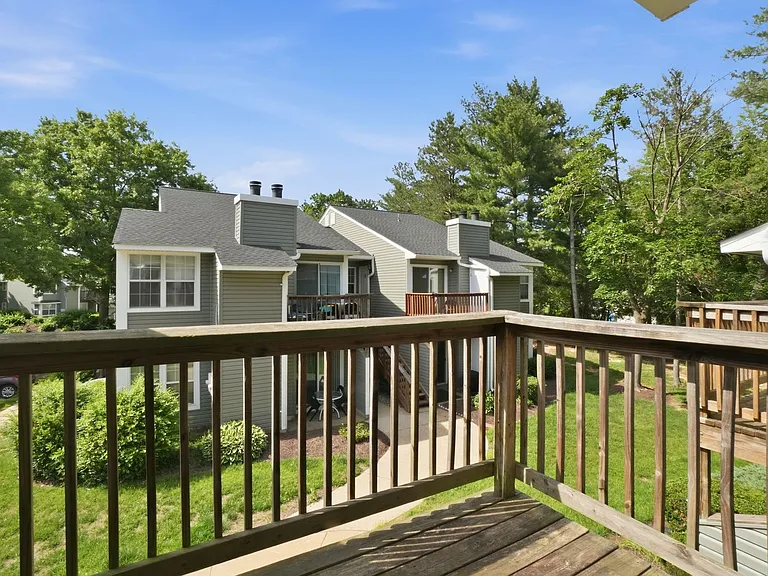 8633 Beekman Pl #33D — Photo 24