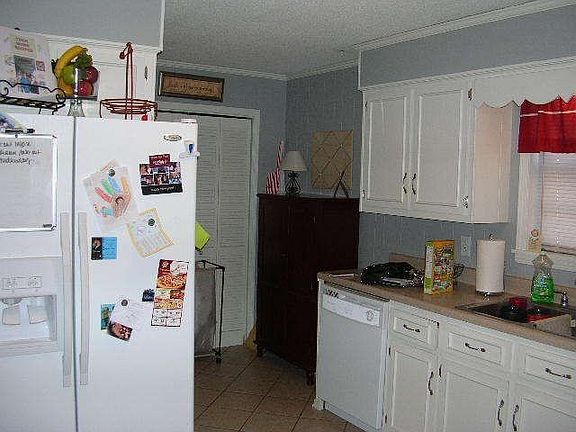 2nd image of 135 Magnolia Dr