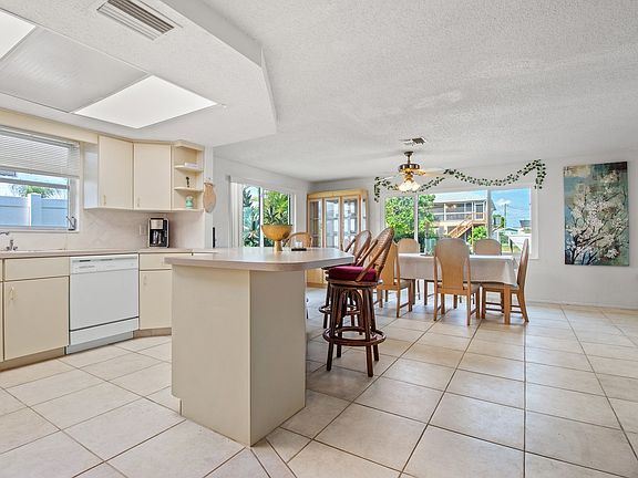 4th image of 13700 Evelane Dr
