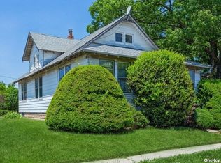 144 Shaw Ave, Valley Stream, NY 11580