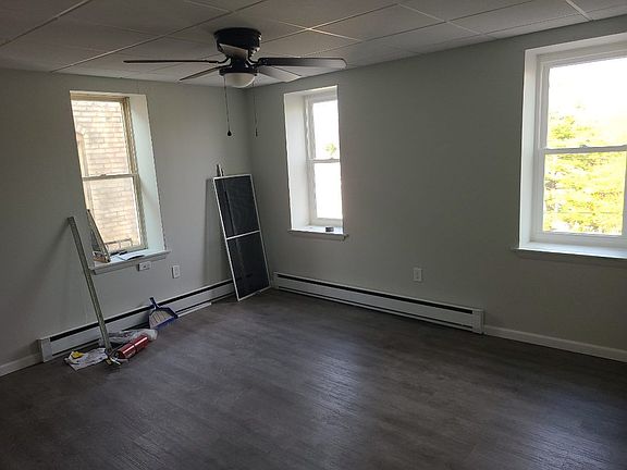 in unit B of 178 S. 1st St