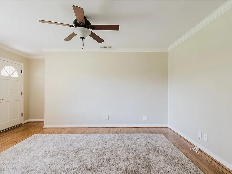 5210 De Lange Ln — Photo 10