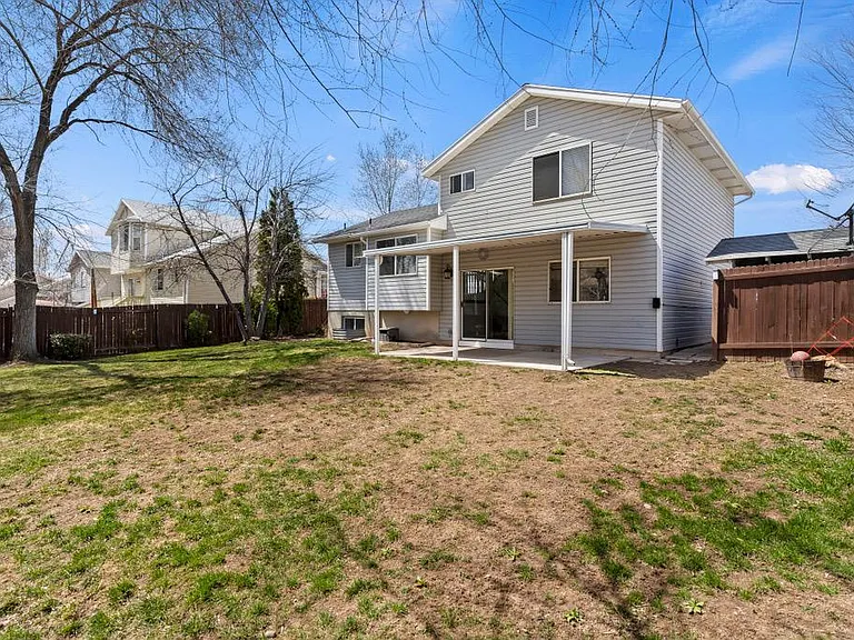 1212 N 75 W — Photo 13