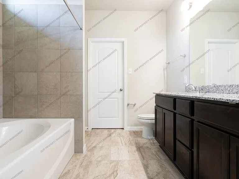 7429 Hudson Grove Dr — Photo 12