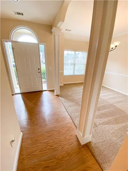 4 bed, 2.5 bath, 1908 sqft, $1,850 — Photo 2