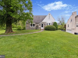 555 W Rolling Rd, Springfield, PA 19064