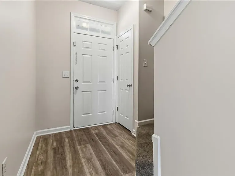 4401 Stone Gate Way — Photo 5