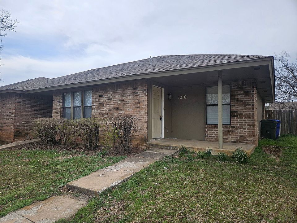 1st image of 1216 Clearwater Dr