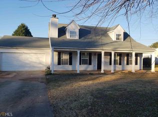 2756 Holly Berry Dr, Ellenwood, GA 30294