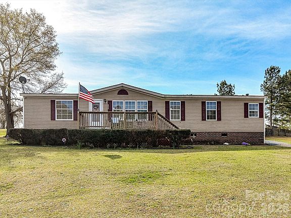 2nd image of 1565 Foxbrook Cir