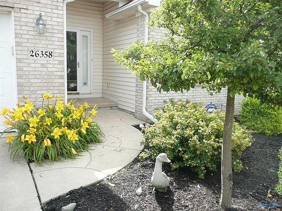 2nd image of 26358 W Wexford Dr