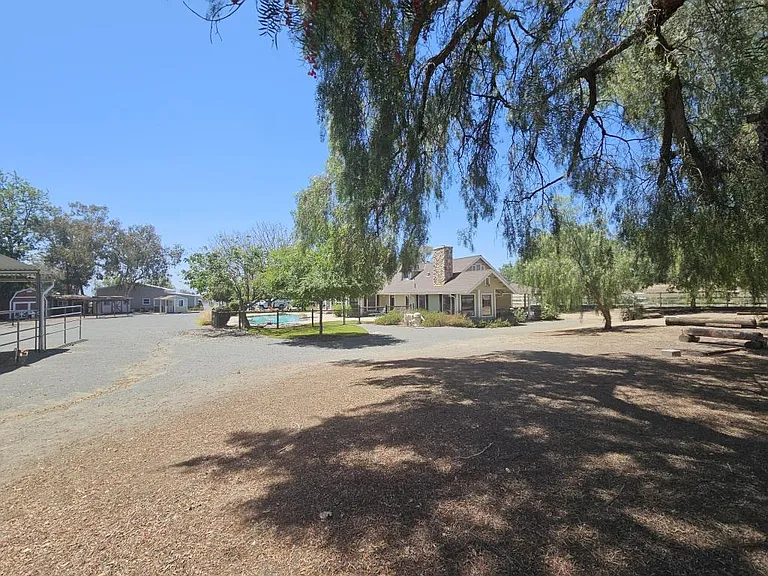 22530 Rolling Meadows Dr — Photo 15