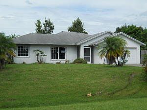Home For Sale In Port saint lucie