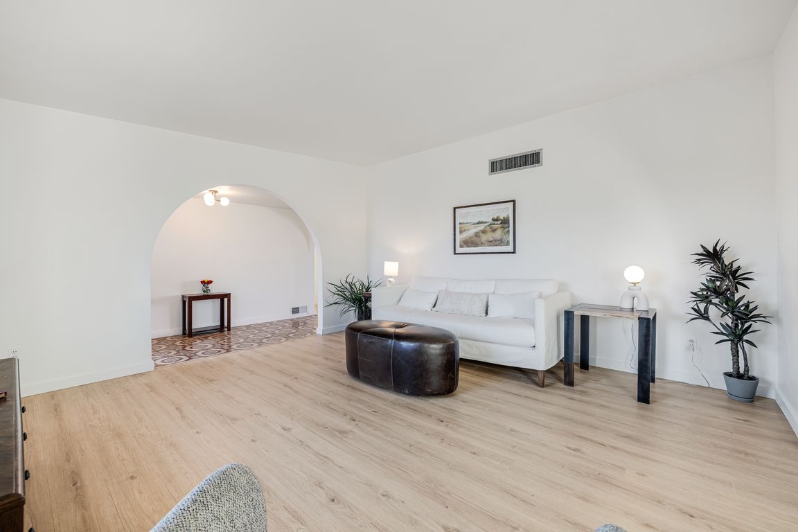 next background image