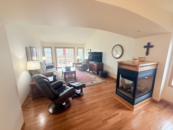 4635 19th St SW, Forest Lake, MN 55025