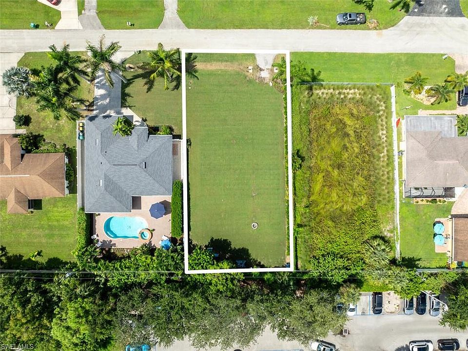 2nd image of 1342 Center LN