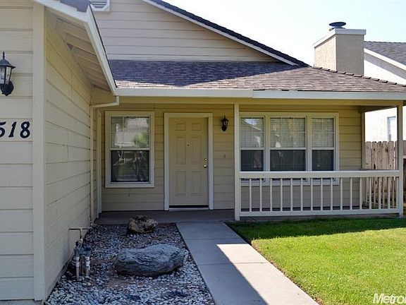 3rd image of 2518 Country Manor Dr