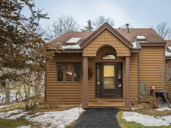 16 Creekwood Ln, Galena, IL 61036