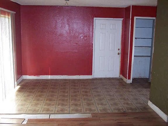 4th image of 3015 North Ave