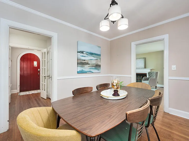 1114 Woodvale Dr — Photo 10