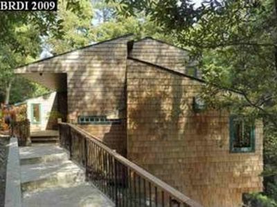 2740 Las Aromas, Oakland, CA, 94611