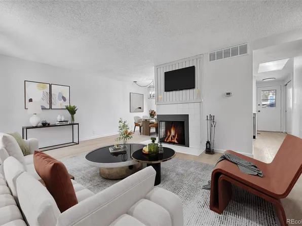 264 S Newark Circle, Aurora, CO 80012