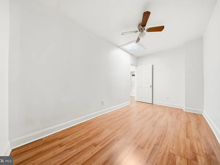 2516 W Pratt St — Photo 22