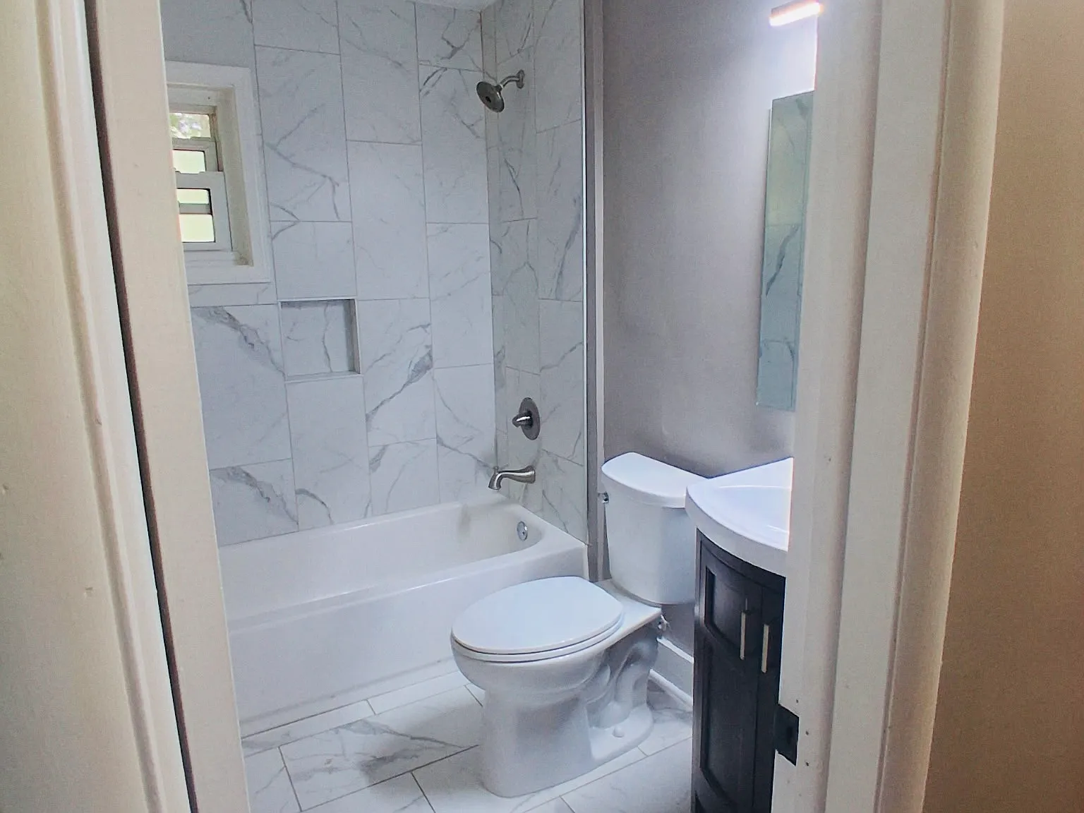 4 bed, 1973 sqft, $2,000 — Photo 3