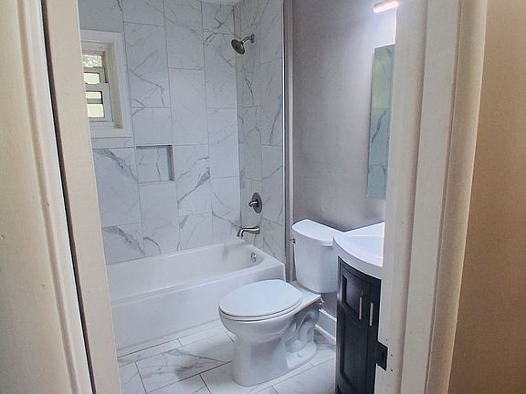 3rd image of 2288 Shamrock Dr