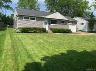 105 Imperial Dr, Amherst, NY 14226